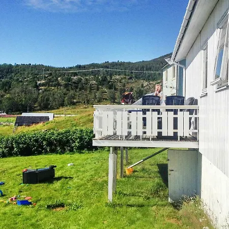 Holiday Semesterbostad Stonglandseidet